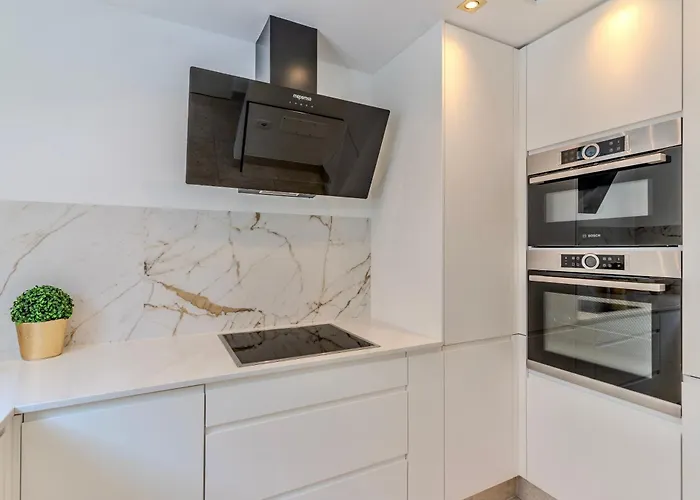 Apartament Charming Semi- Detached In Mirador Del Duque *